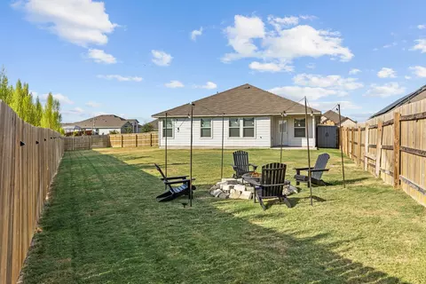 Exterior - 10821 Hollister Ln, Waco, TX 76708 photo 7 of 10