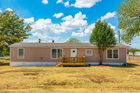 7205 Walden Dr, Joshua, TX 76058