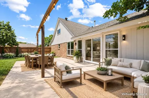 2006 Toulon Ln, Carrollton, TX 75007