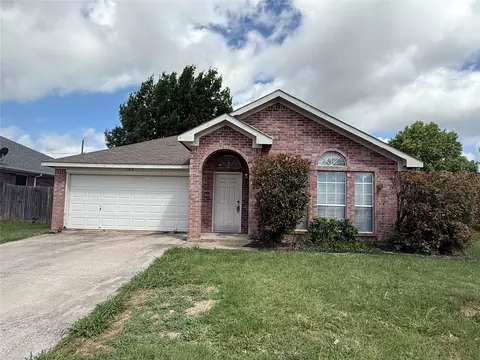 1142 Margie St, Burleson, TX 76028