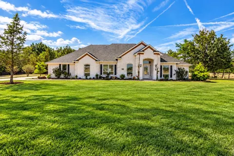 4000 Meadow View Cir, Kaufman, TX 75142