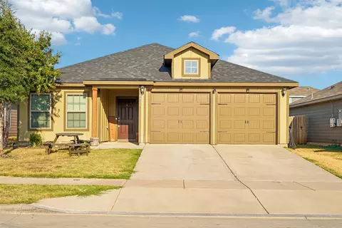 8420 Steel Dust Dr, Fort Worth, TX 76179