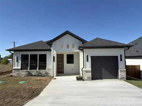 3414 Brazos River Dr, Granbury, TX 76048