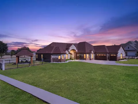 2521 Garrett Ct, Cedar Hill, TX 75104
