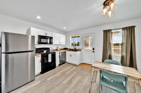 Kitchen - 5259 County Road 4604, Commerce, TX 75428 photo 1 of 4