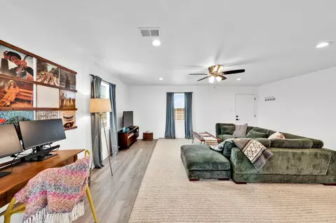 Living - 5259 County Road 4604, Commerce, TX 75428 photo 4 of 4