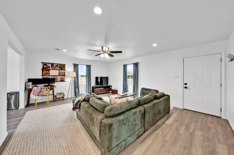 Living - 5259 County Road 4604, Commerce, TX 75428 photo 2 of 4