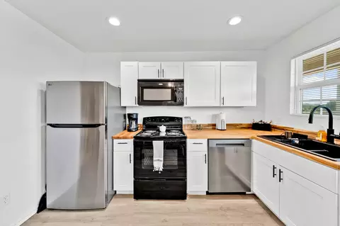 Kitchen - 5259 County Road 4604, Commerce, TX 75428 photo 3 of 4