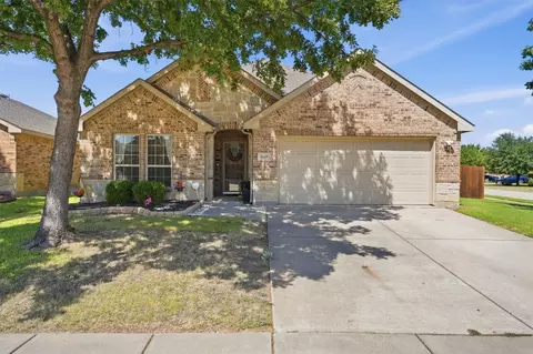 8649 Running River Ln, Fort Worth, TX 76131