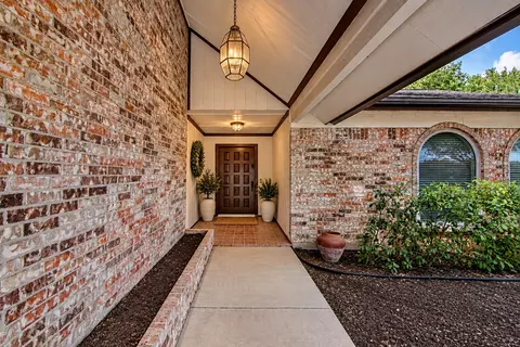 3824 Sugar Ridge Rd, Fort Worth, TX 76133