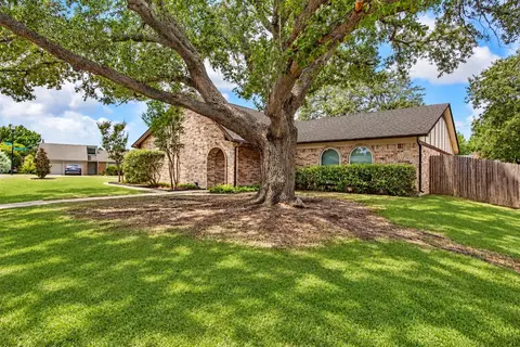 3824 Sugar Ridge Rd, Fort Worth, TX 76133