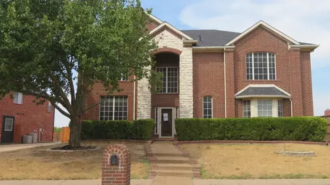 1233 High Bluff Dr, Desoto, TX 75115