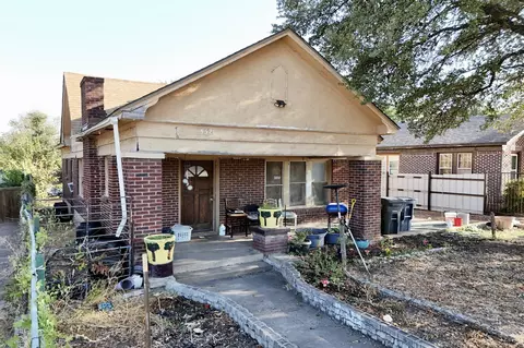3521 Avenue Ave E, Fort Worth, TX 76105