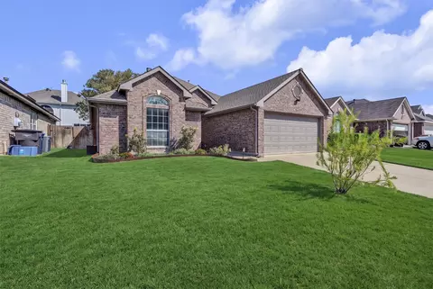4533 Summerbrook Cir, Fort Worth, TX 76137