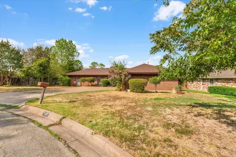 1007 Field Crest Ct, Arlington, TX 76012