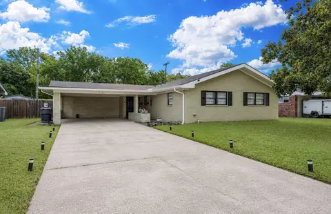 1751 Bayou Dr, Shreveport, LA 71105