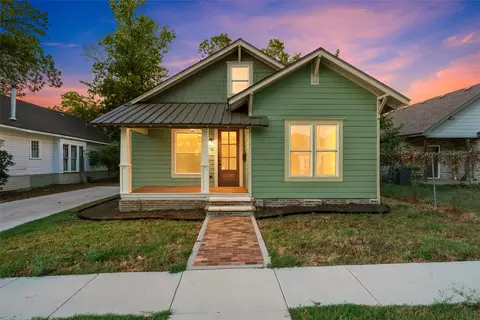 716 N 14th St, Waco, TX 76707