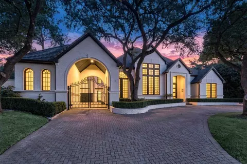 17632 Harbord Oaks Cir, Dallas, TX 75252