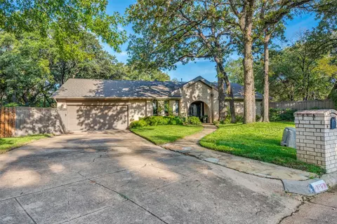 2821 Buffalo Ct, Arlington, TX 76013