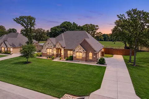 107 Willow Oak Dr, Krugerville, TX 76227