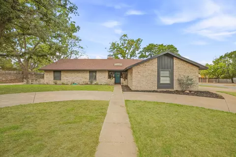 1190 N Charlotte Ave, Stephenville, TX 76401