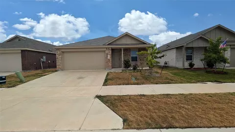 4952 Stonebridge Dr, Ennis, TX 75119