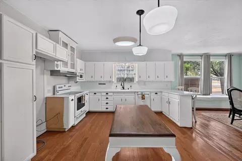 Kitchen - 304 E Main St, Itasca, TX 76055 photo 3 of 6