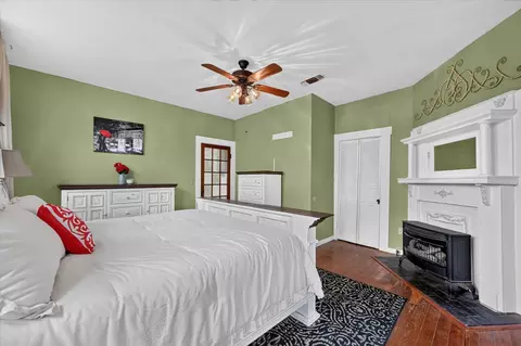 Bedroom - 304 E Main St, Itasca, TX 76055 photo 2 of 7