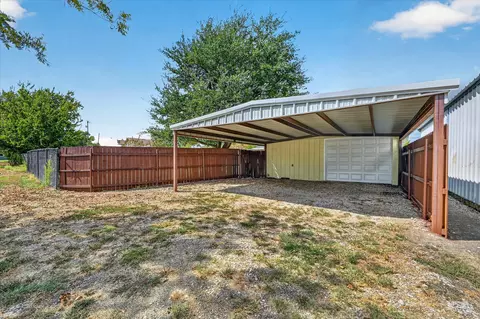 Exterior - 304 E Main St, Itasca, TX 76055 photo 9 of 10