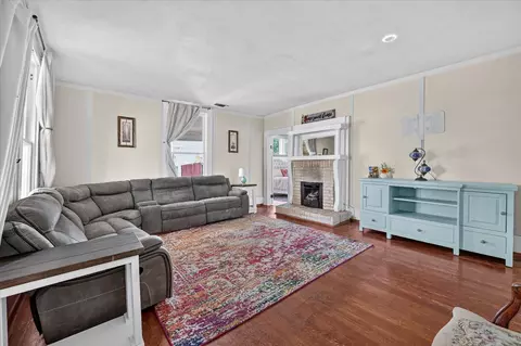 Living - 304 E Main St, Itasca, TX 76055 photo 1 of 3