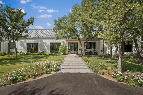 111 Fawn Trail Cir, Graham, TX 76450