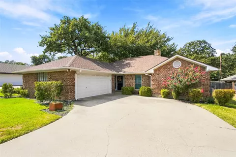 2708 Citadel Dr, Arlington, TX 76012