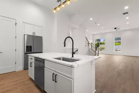 2203 Hondo Ave #305, Dallas, TX 75219