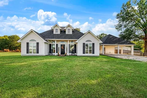 720 Daniel St, Blossom, TX 75416