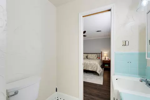 Bath - 2517 S Elmwood, Abilene, TX 79605 photo 2 of 4