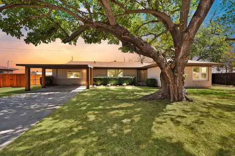 4212 Ken Michael Ct, North Richland Hills, TX 76180
