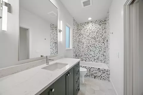 Bath - 116 Windmill Dr, Coppell, TX 75019 photo 5 of 6