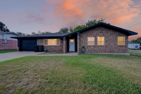 708 E High St, Wills Point, TX 75169