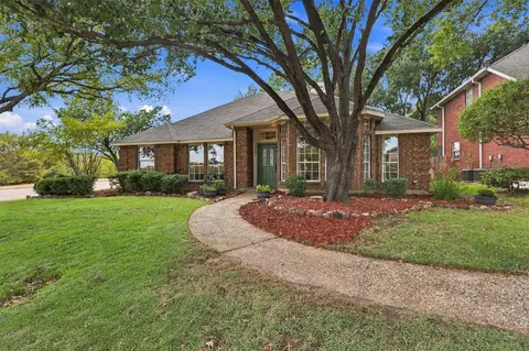 2801 Buena Vista Ct, Carrollton, TX 75007