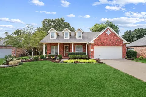 402 Brookside Dr, Lake Dallas, TX 75065