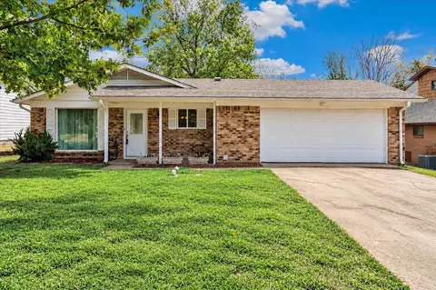 1109 S Valentine Dr, Sherman, TX 75090