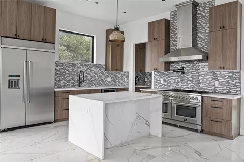 Kitchen - 4997 Comanche Dr, Temple, TX 76502 photo 2 of 6