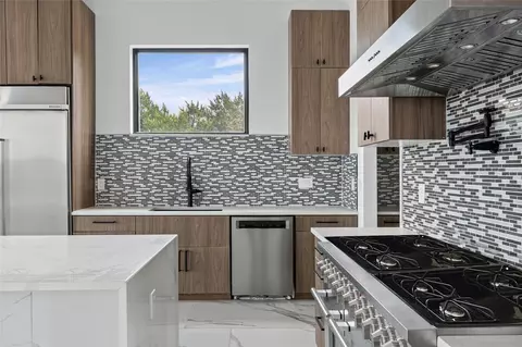 Kitchen - 4997 Comanche Dr, Temple, TX 76502 photo 3 of 6