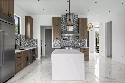 Kitchen - 4997 Comanche Dr, Temple, TX 76502 photo 5 of 6