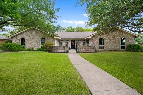 402 Coachlight Trl, Rockwall, TX 75087