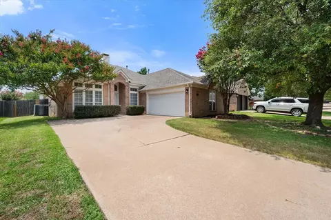 6604 High Brook Dr, Fort Worth, TX 76132