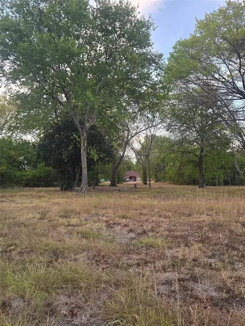 701 Wyatt St, Waxahachie, TX 75165