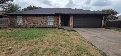 6804 Fair Meadows Dr, North Richland Hills, TX 76182