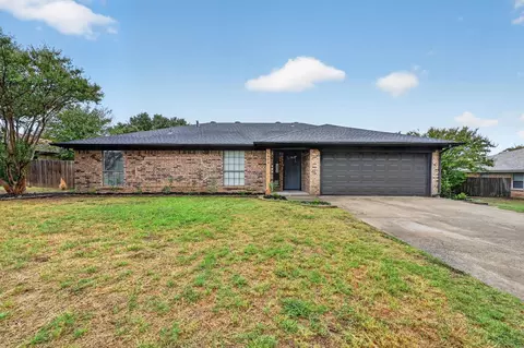 6804 Fair Meadows Dr, North Richland Hills, TX 76182