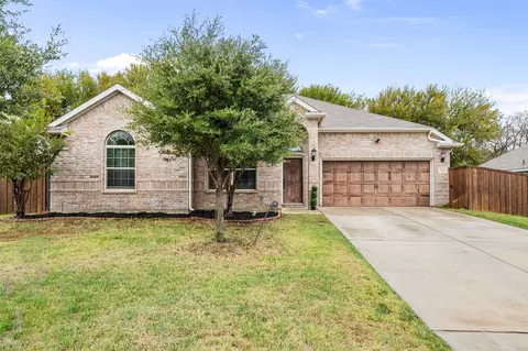 7512 Rose Crest Blvd, Forest Hill, TX 76140